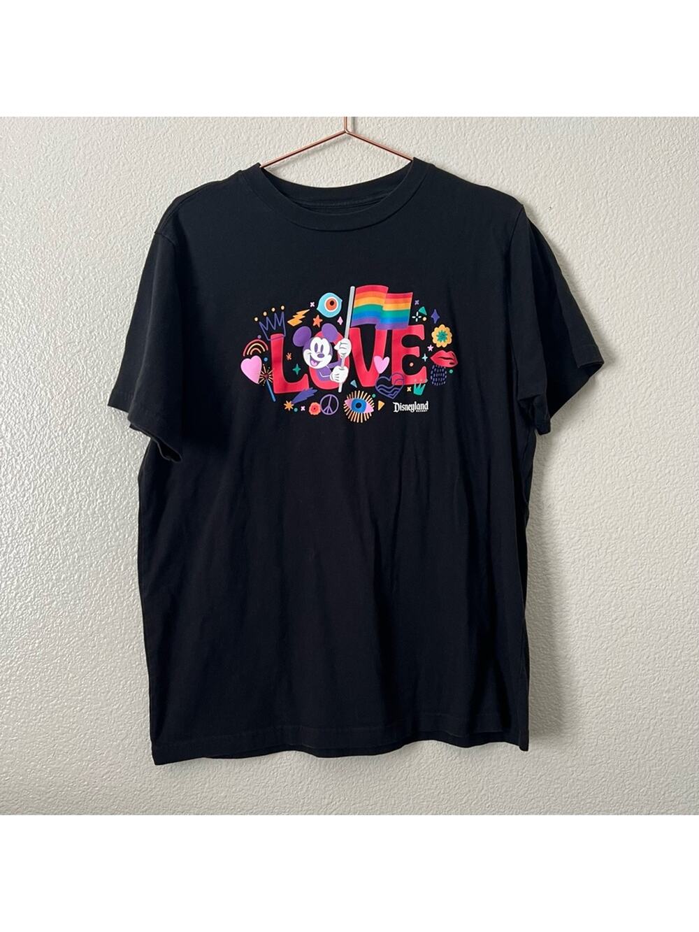 Disney Disneyland Parks 2023 Pride Love Tee T-Shirt short sleeve black unisex